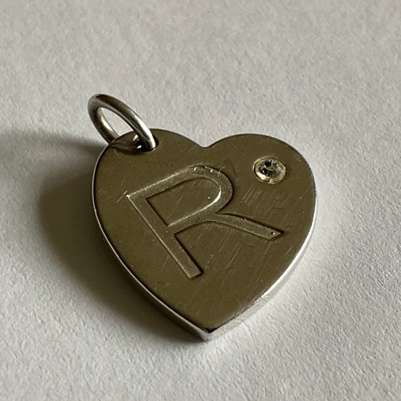 Free odd on 🎉 Silver pendant with one small clear stone - Picture 3 of 3